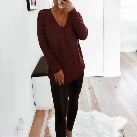 BURGUNDY SCARLETT LIGHTWEIGHT SWEATER - Picture 2 of 4